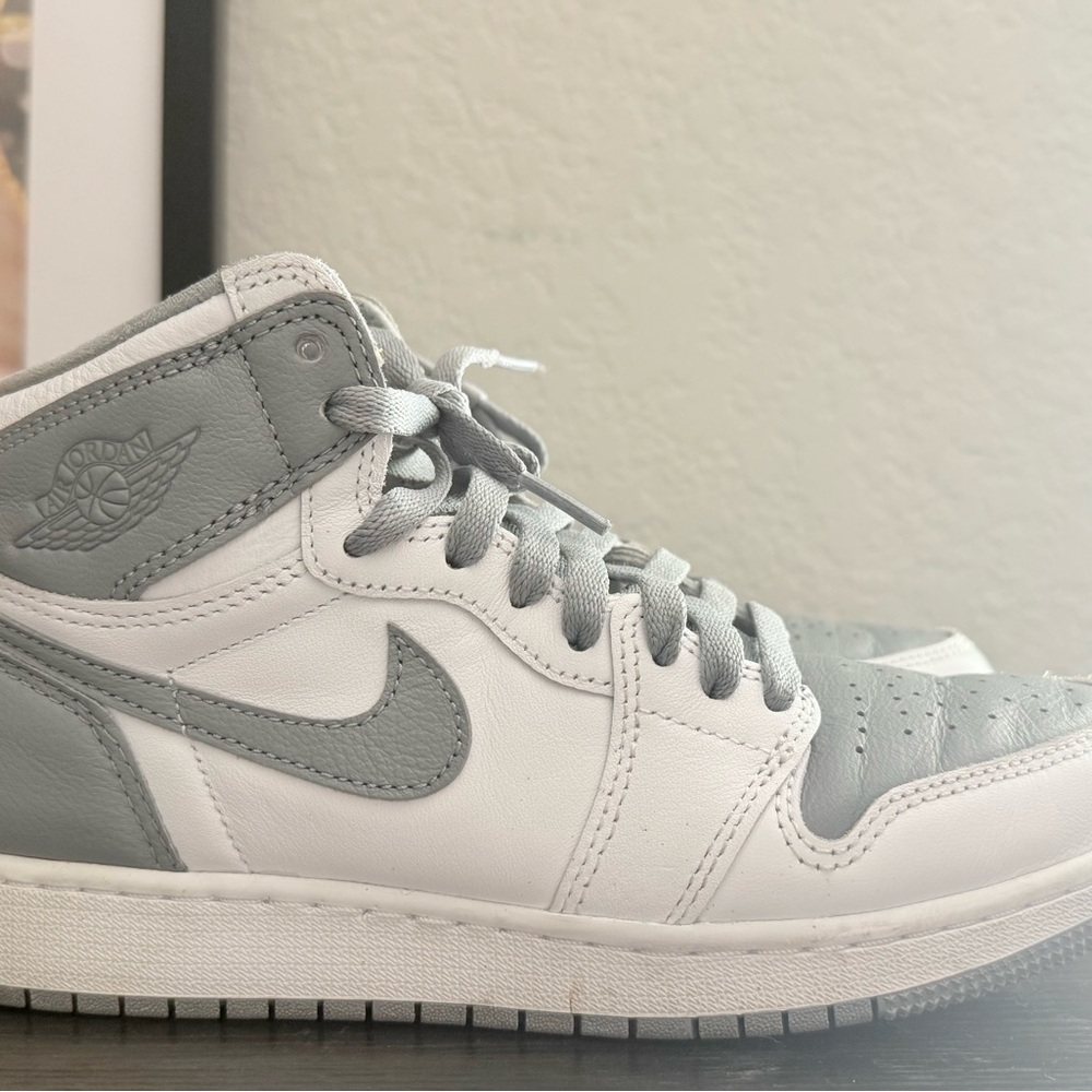 Jordan Kids Sneakers in Gray and White